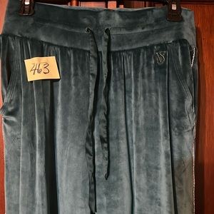 Victoria’s Secret On Point joggers size Medium ‼️